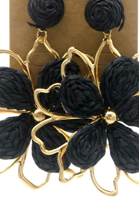 Statement-Ohrringe Blüte schwarz mit Gold – Lapeya