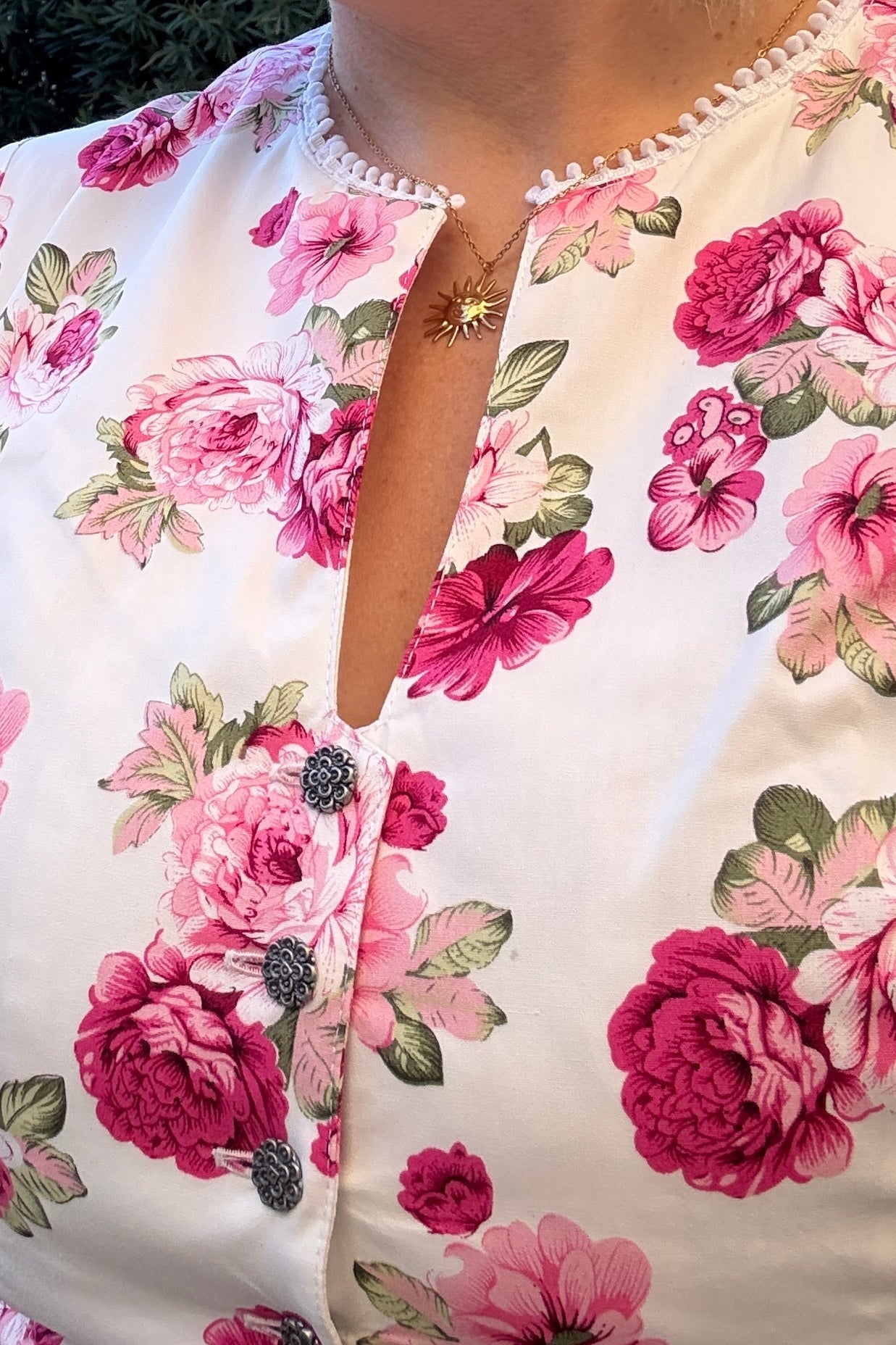 Detailaufnahme von Knöpfen Dirndl Christine