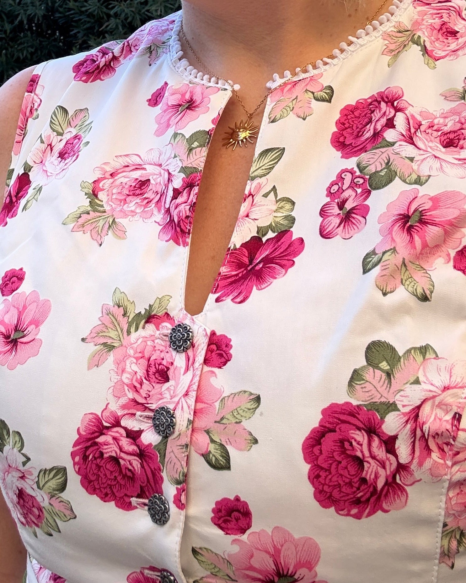 Detailaufnahme von Knöpfen Dirndl Christine