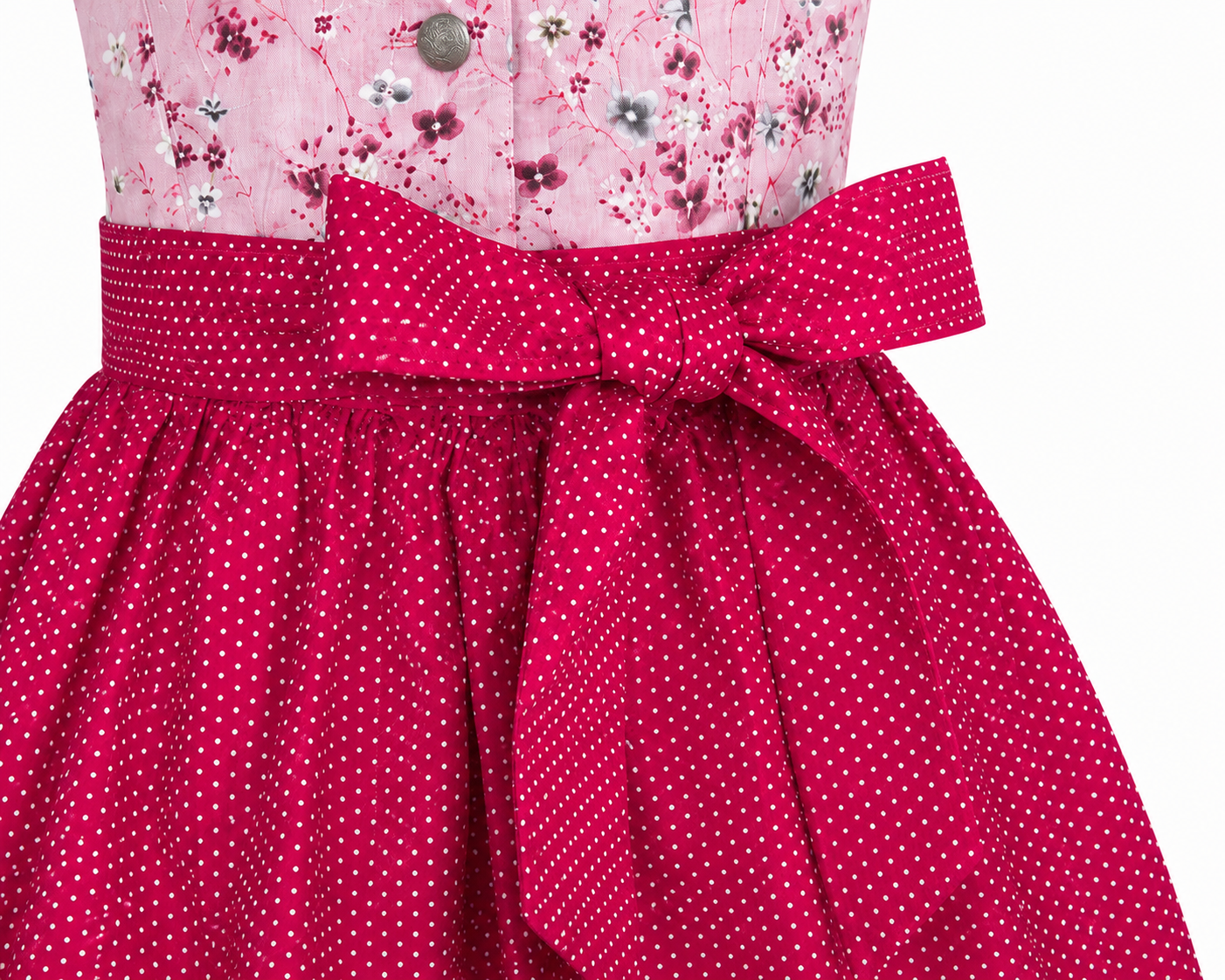 Detailaufnahme der Schürze vom Kinderdirndl Kiki