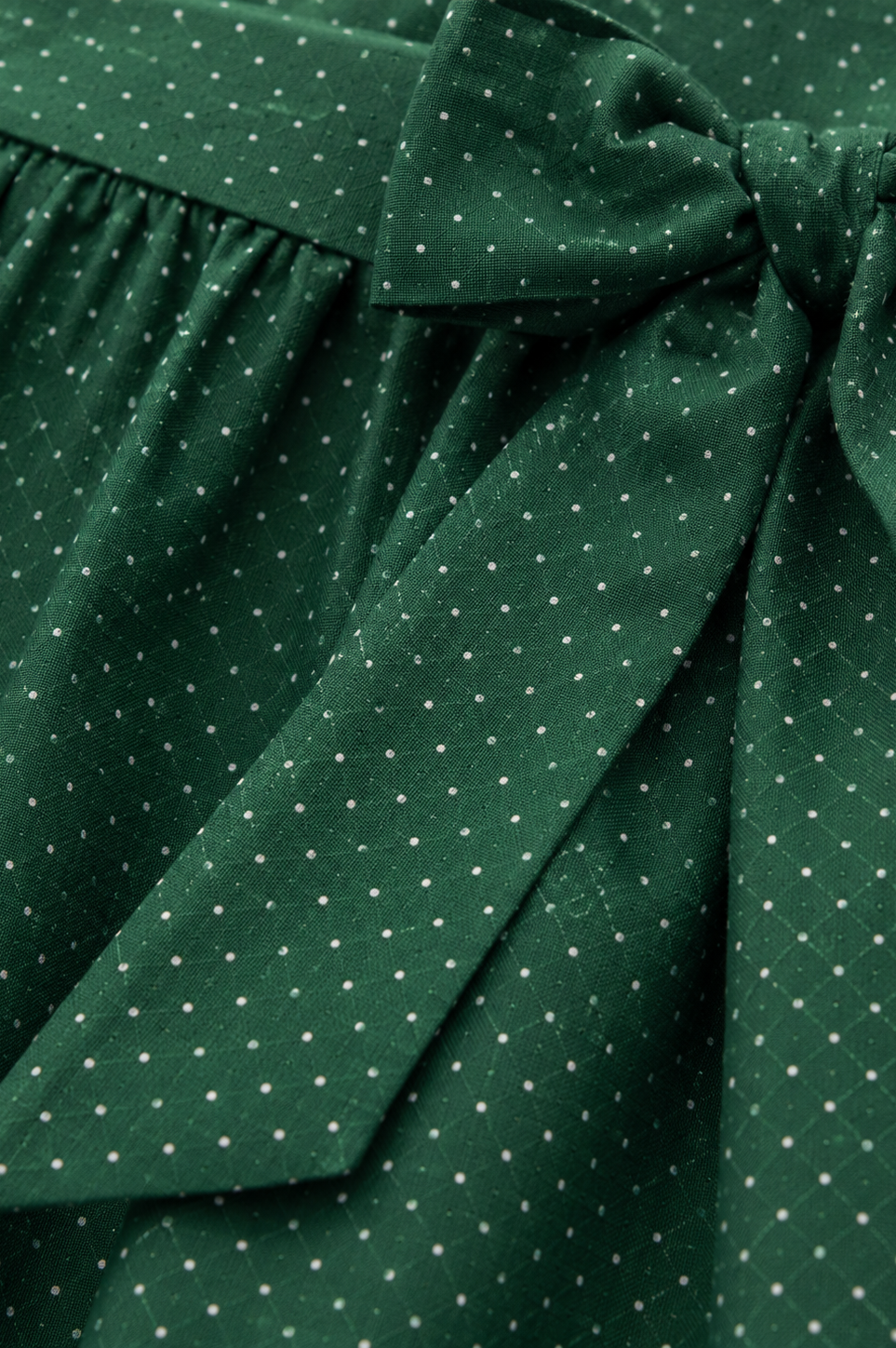 Detailaufnahme der Schürze vom Kinderdirndl Mariella