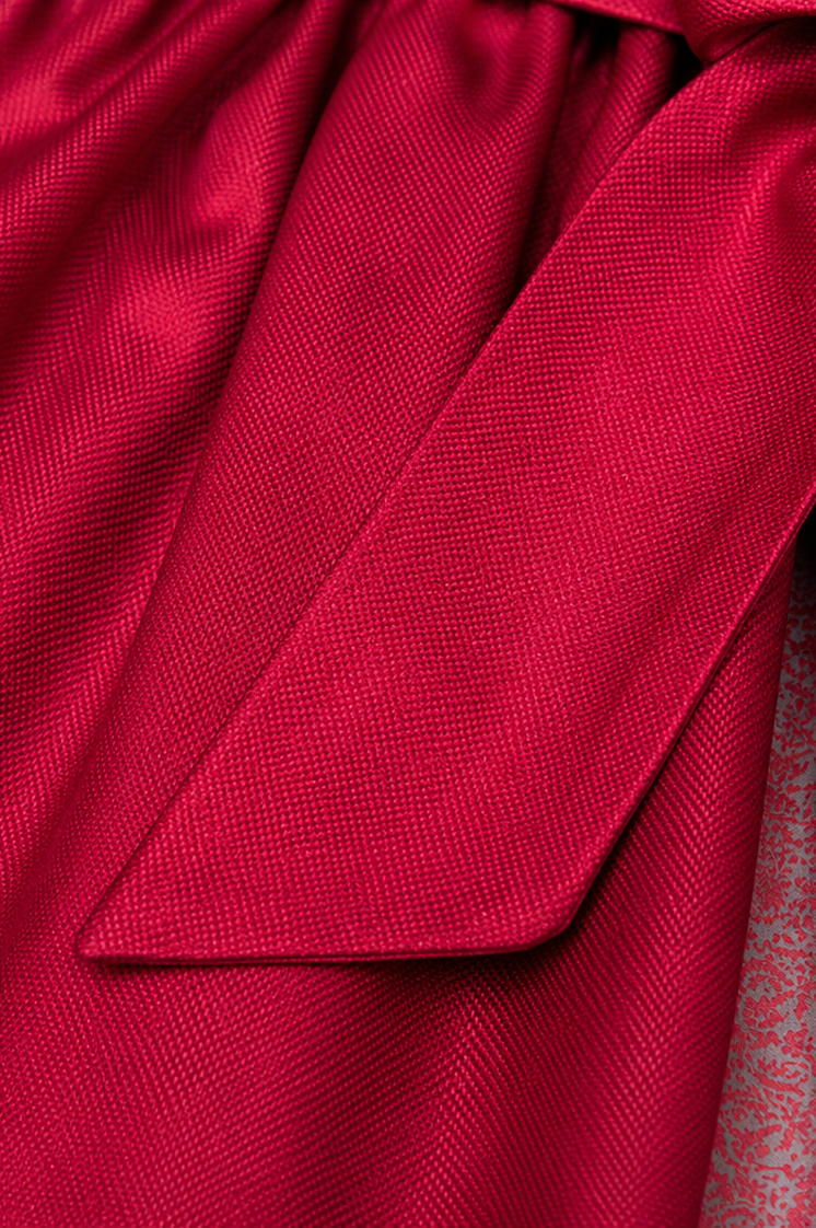 Detailaufnahme der Schürze vom Kinderdirndl Zoe
