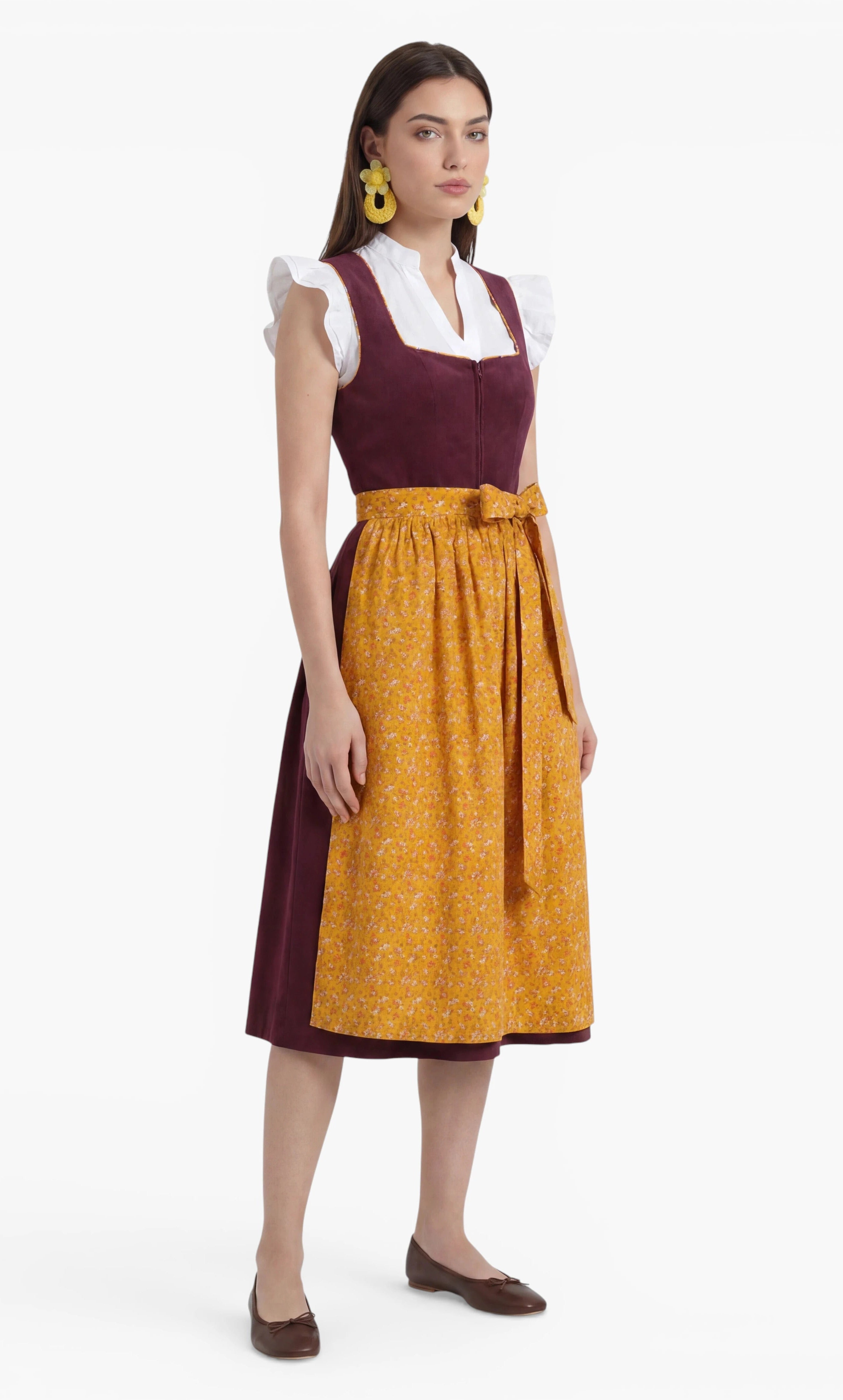 Dirndl Bridget getragen von Model Seitenansicht