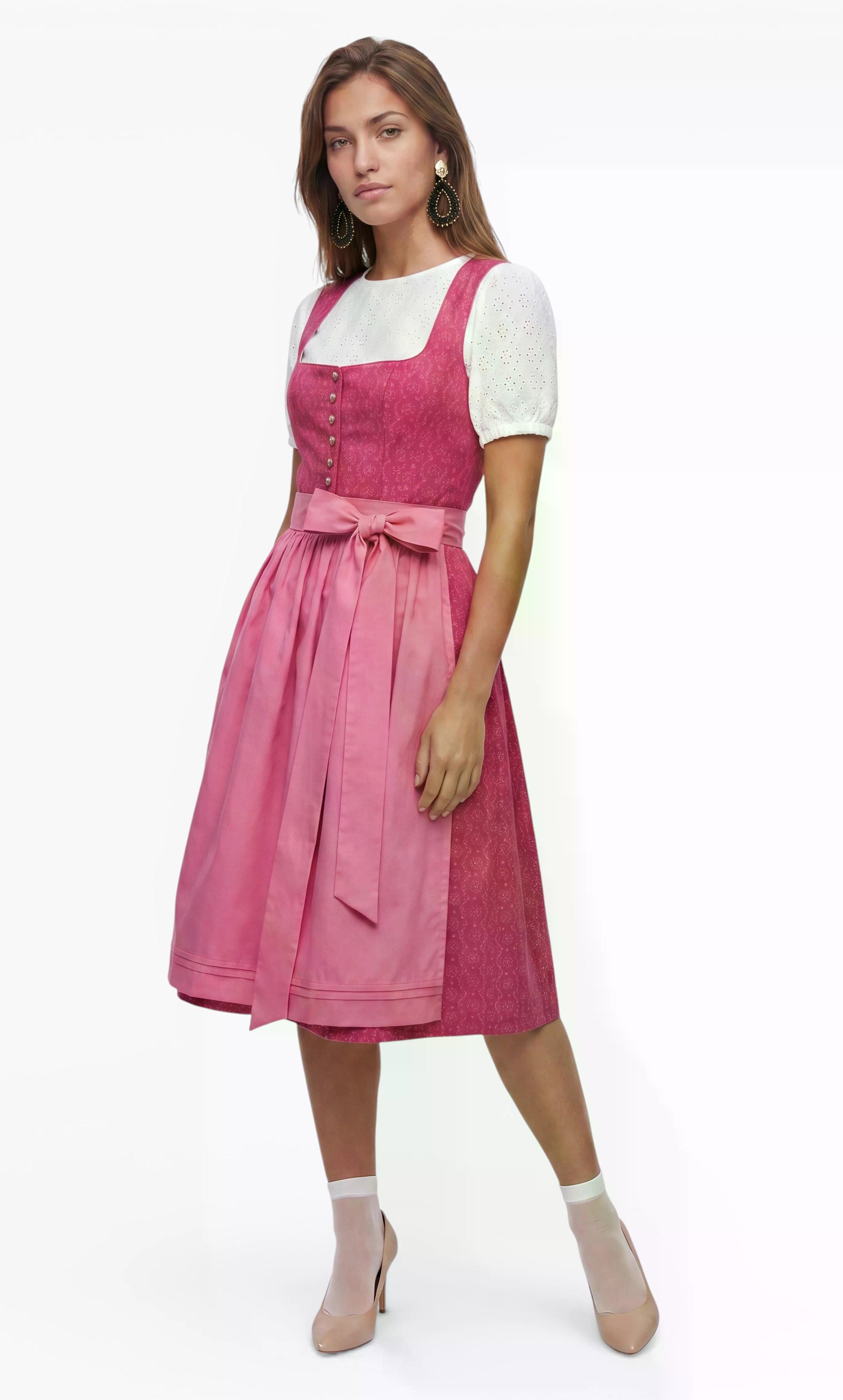 Dirndl Erika am Model seitlich