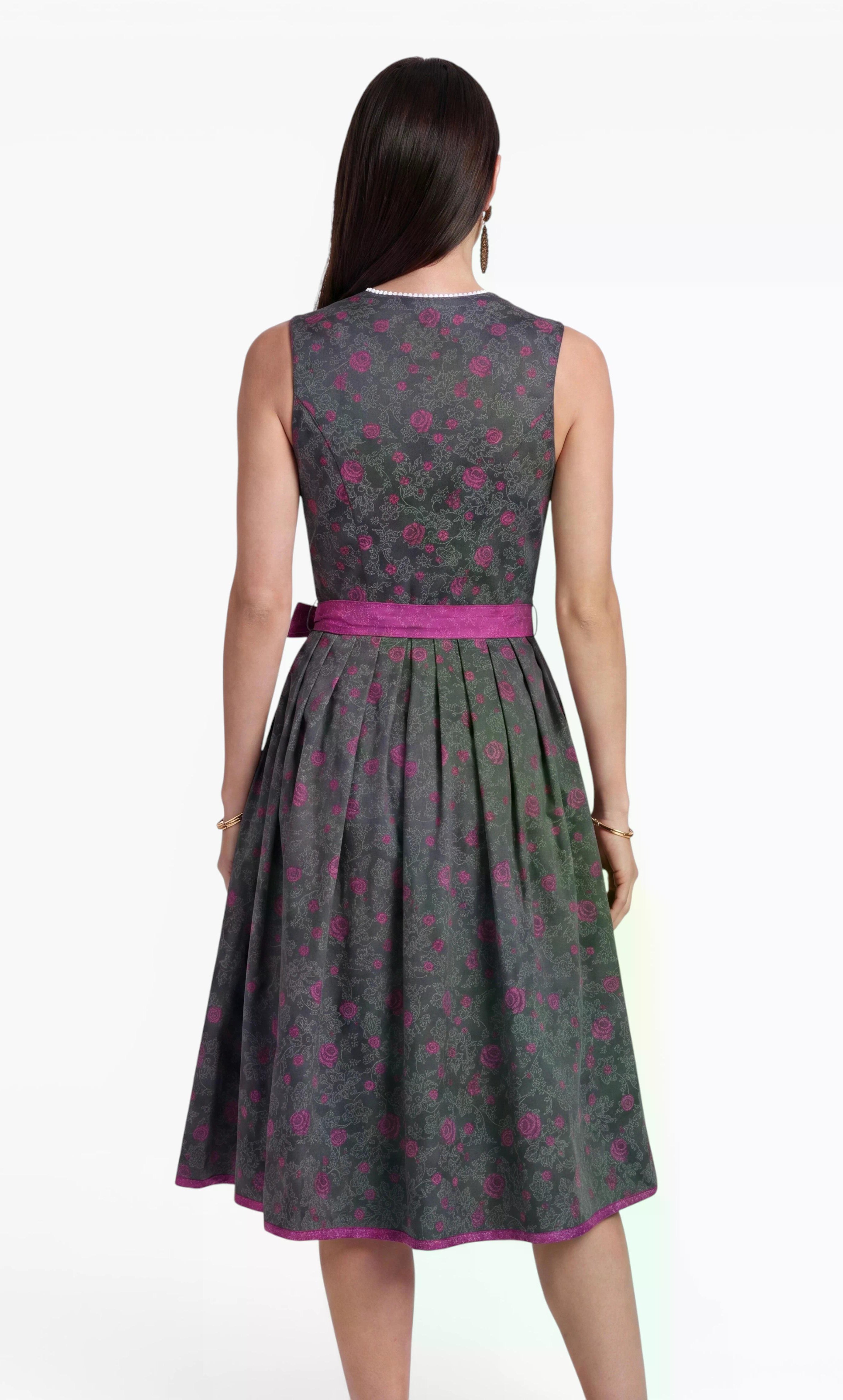 Dirndl Nadja am Model Rückansicht