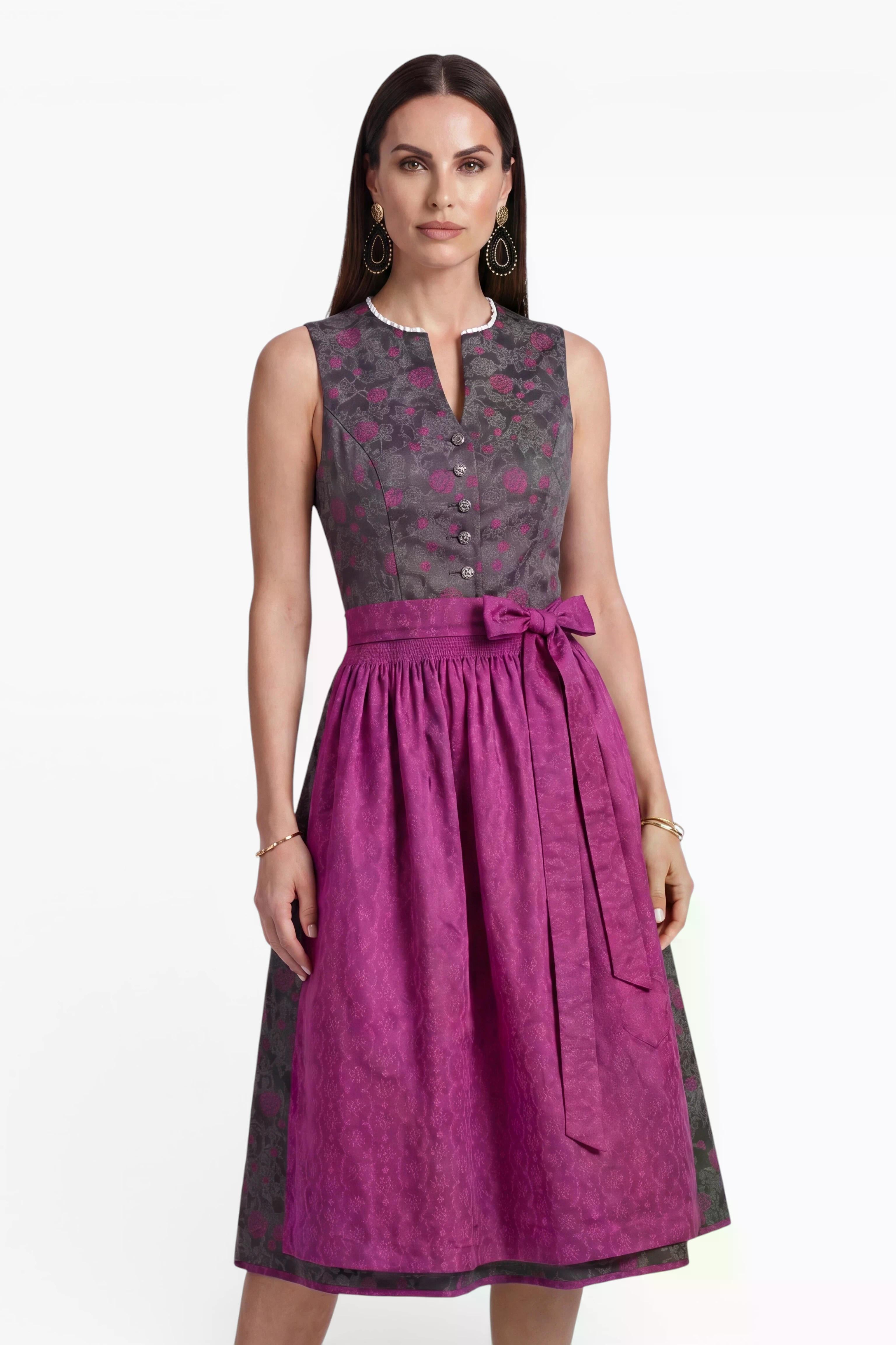 Dirndl Nadja Detailansicht Oberteil am Model