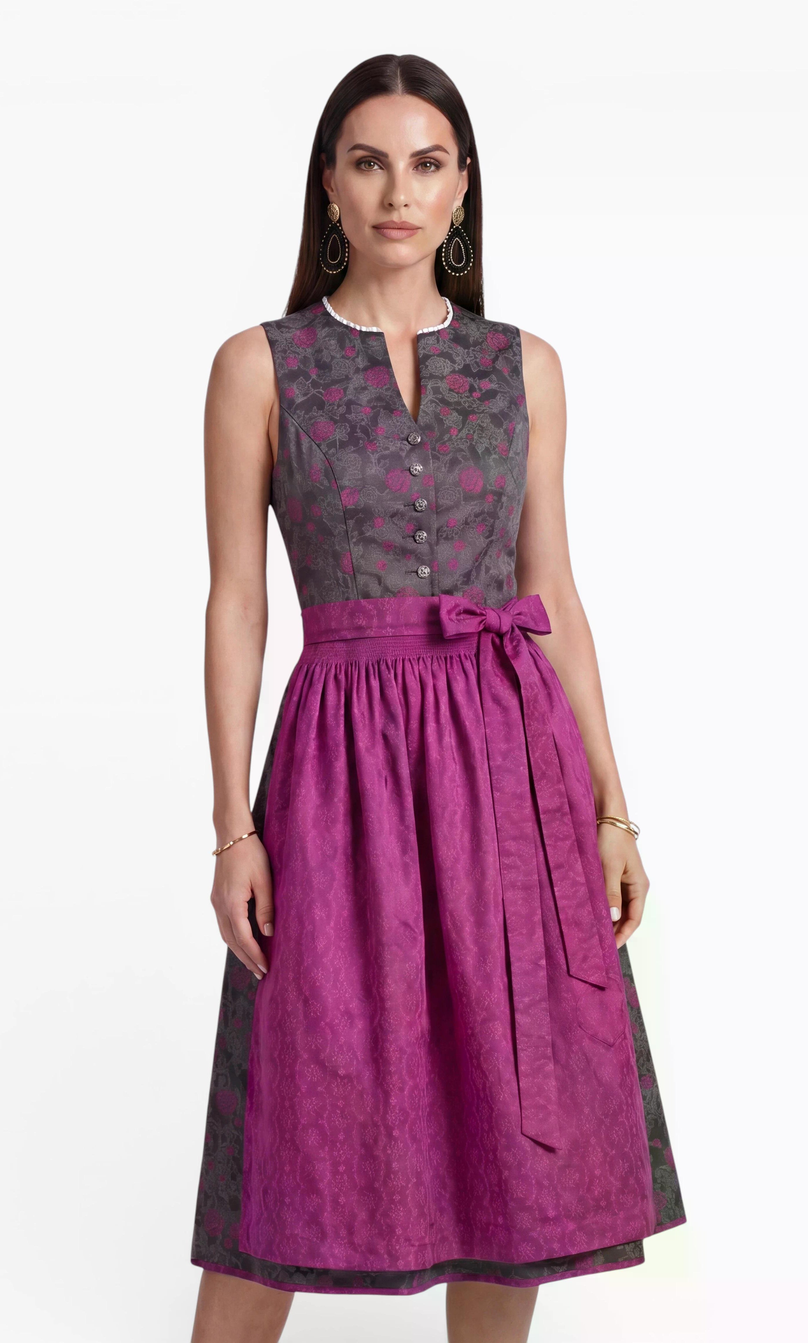 Dirndl Nadja Detailansicht Oberteil am Model
