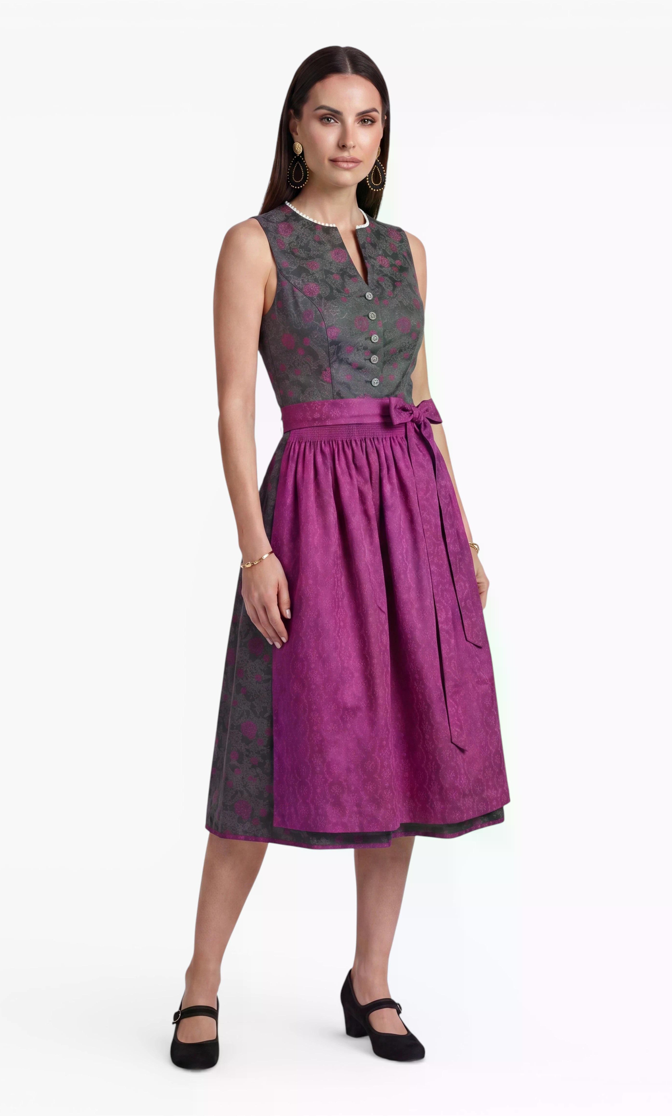 Dirndl Nadja am Model Seitenansicht