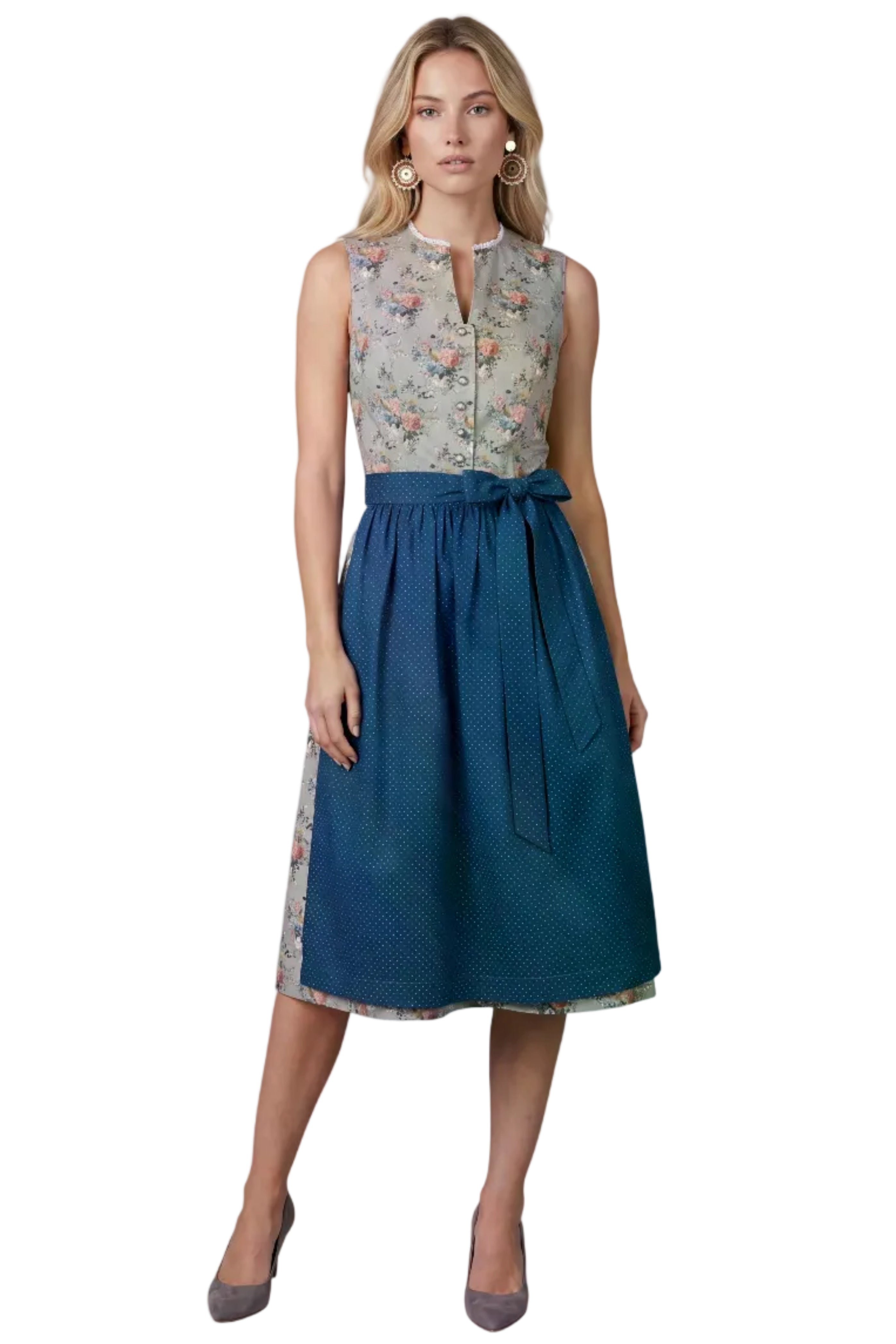 Dirndl Tara am Model getragen