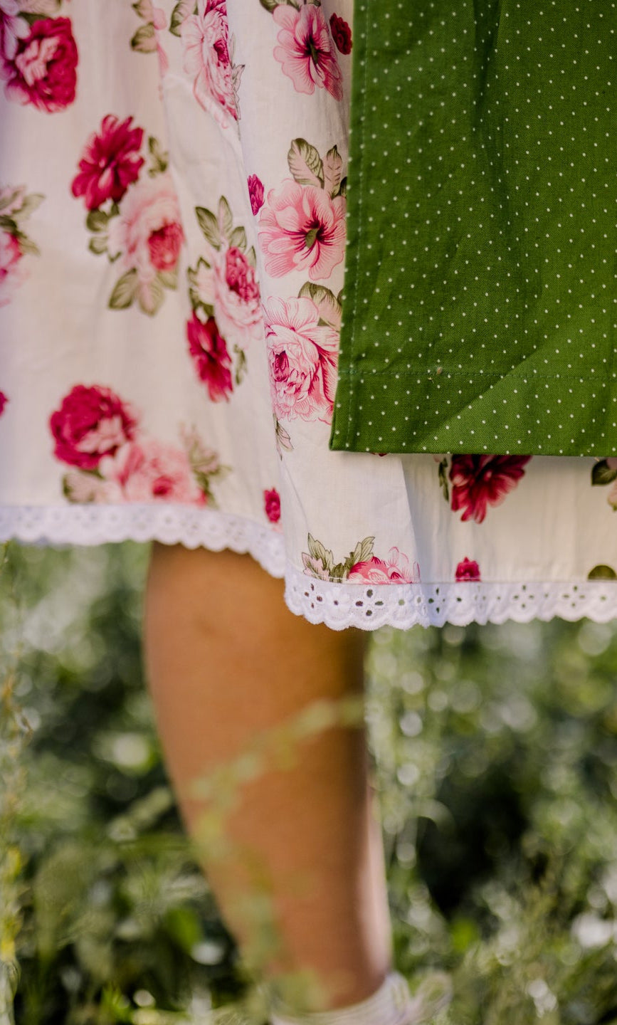 Detailaufnahme Rocksaum Dirndl Christine