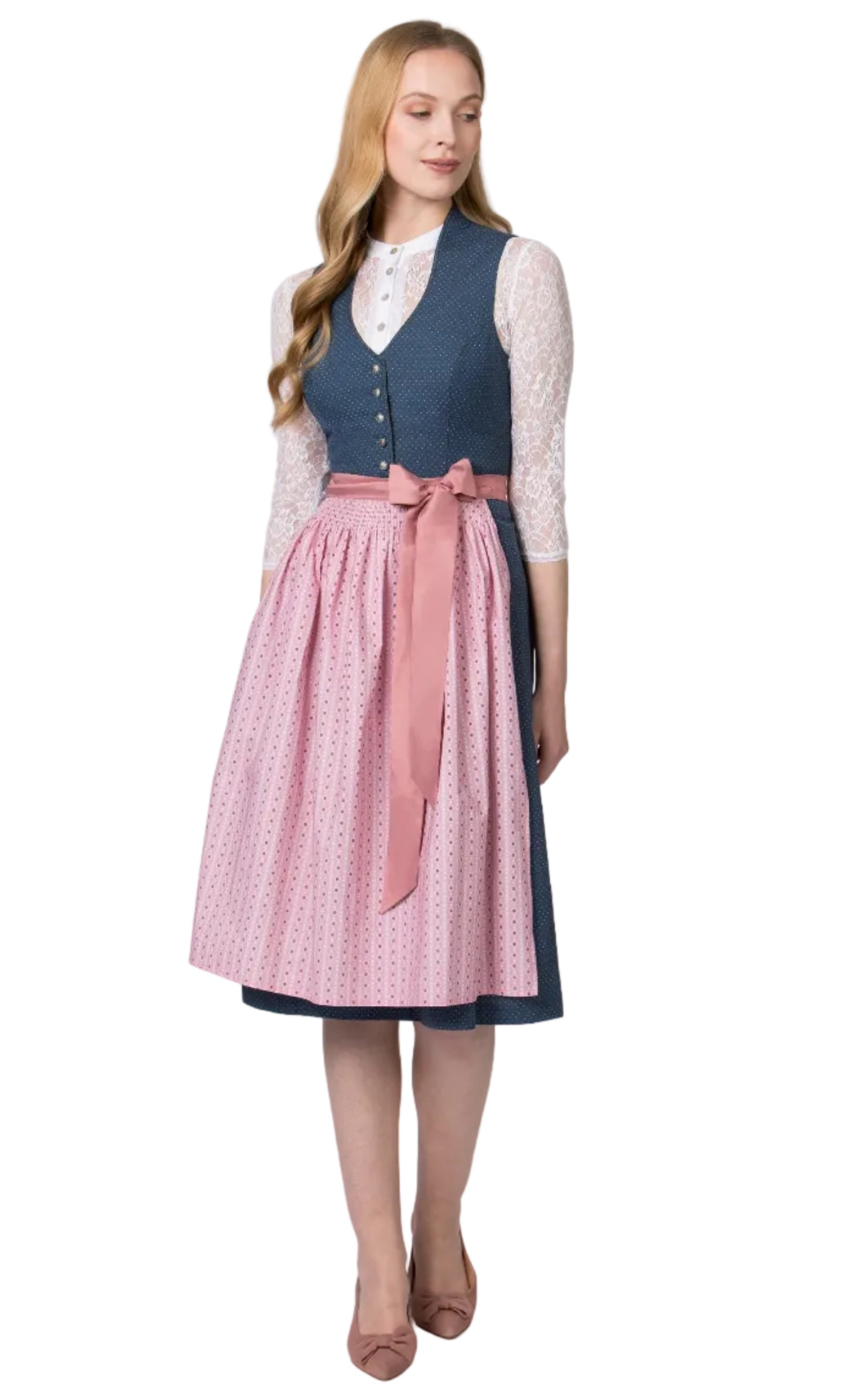 Model trägt Dirndl Marina, Vorderansicht