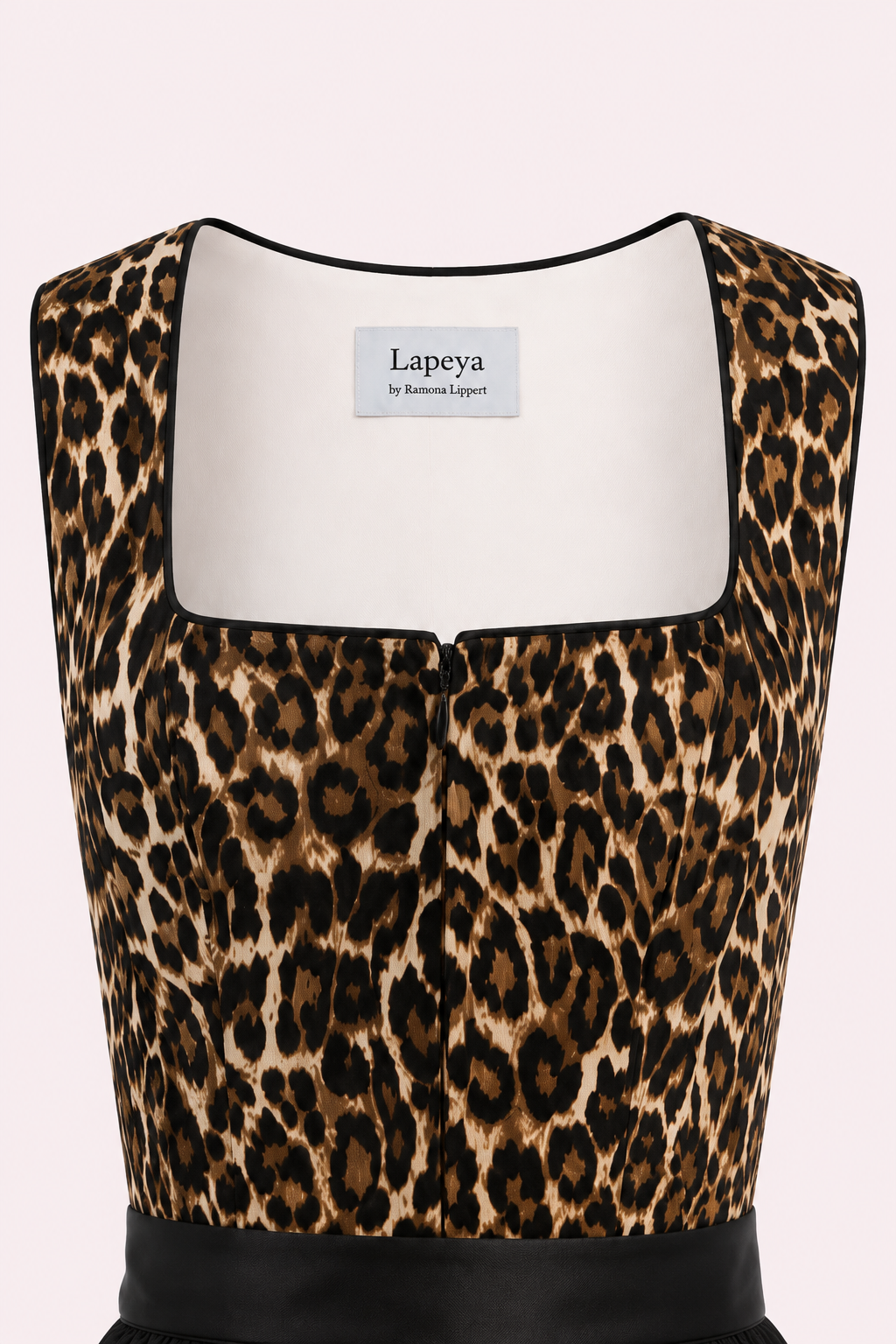 Dirndl Leonora im Leo-Look, Detailaufnahme vom Oberteil
