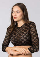 Dirndlbluse Holly in Schwarz zum Dirndl kombiniert