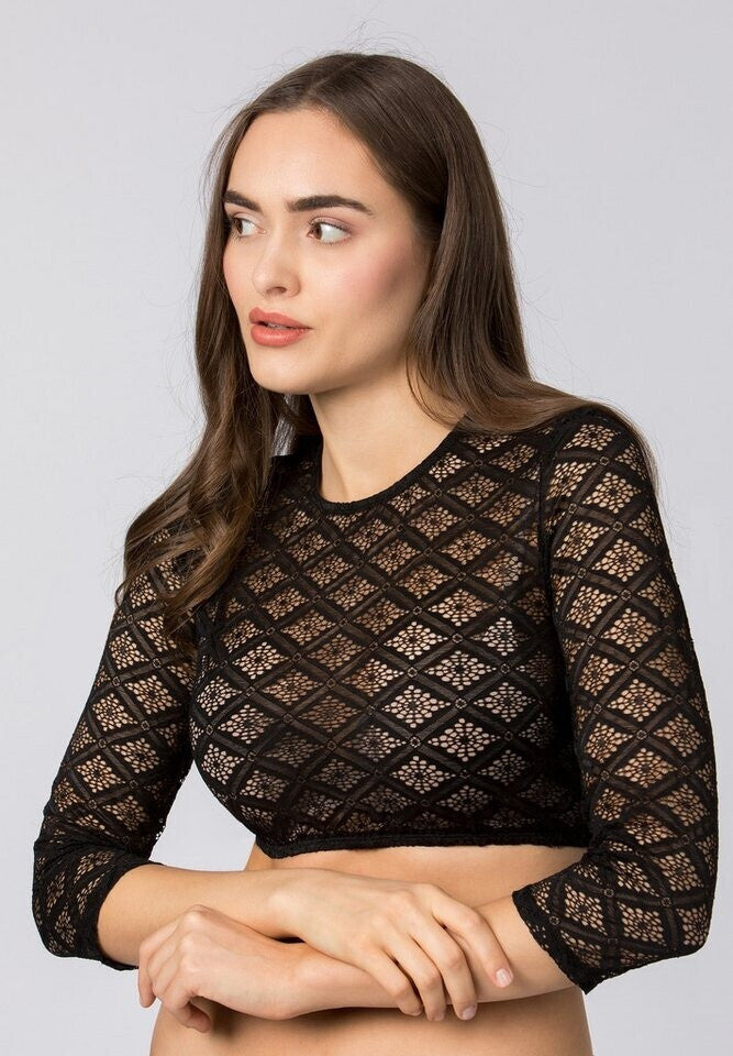 Dirndlbluse Holly in Schwarz zum Dirndl kombiniert