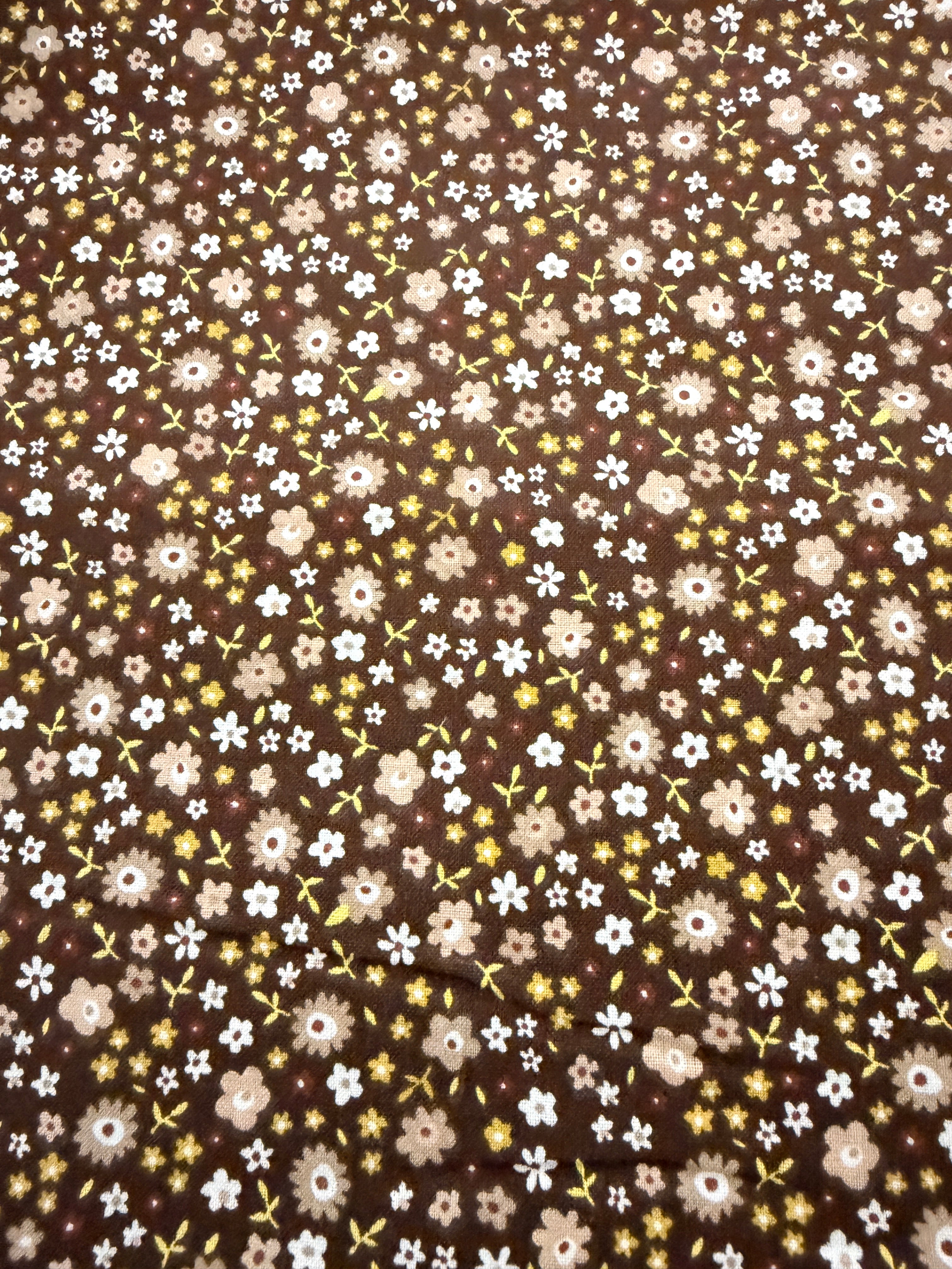 Baumwollstoff in Braun mit Streublumen, 3 Meter Stoffzuschnitt