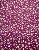 Baumwollstoff Brombeere mit kleinen Streublumen, 3 Meter Stoffzuschnitt