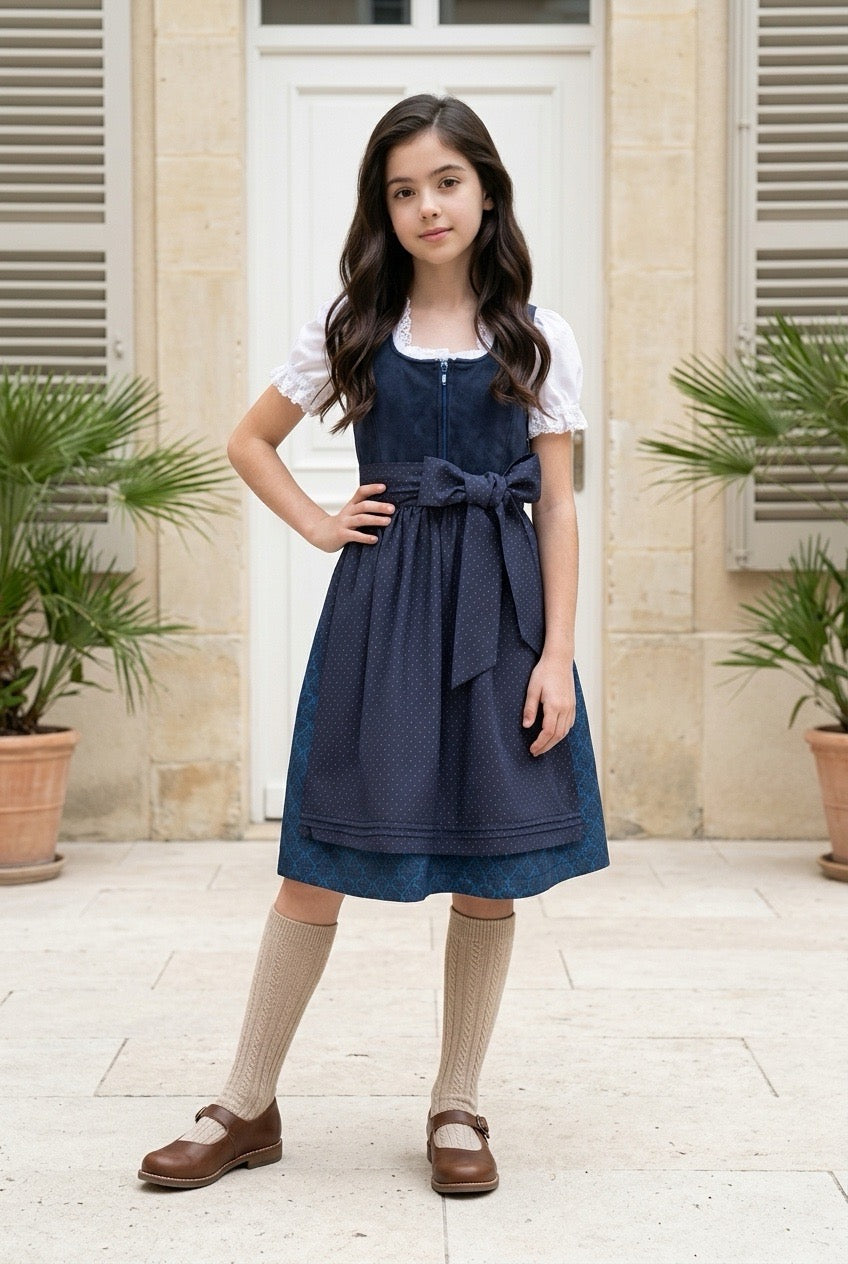 Kinderdirndl Anika im Detail