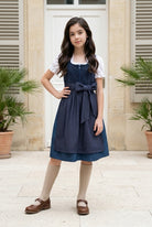 Kinderdirndl Anika im Detail