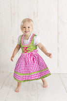 Kinderdirndl aus grünem Trachtenstoff genäht