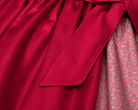 Detailaufnahme der Schürze vom Kinderdirndl Zoe