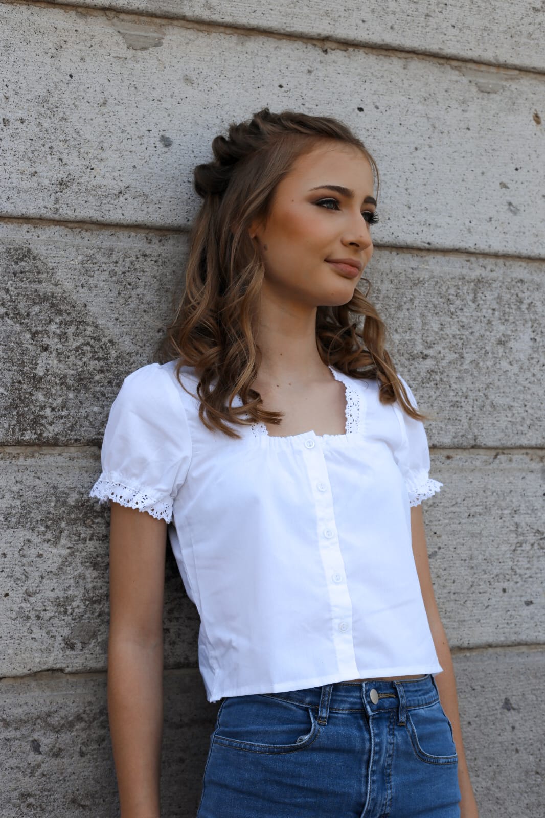 Trachtenbluse Lara, Detail der Spitze
