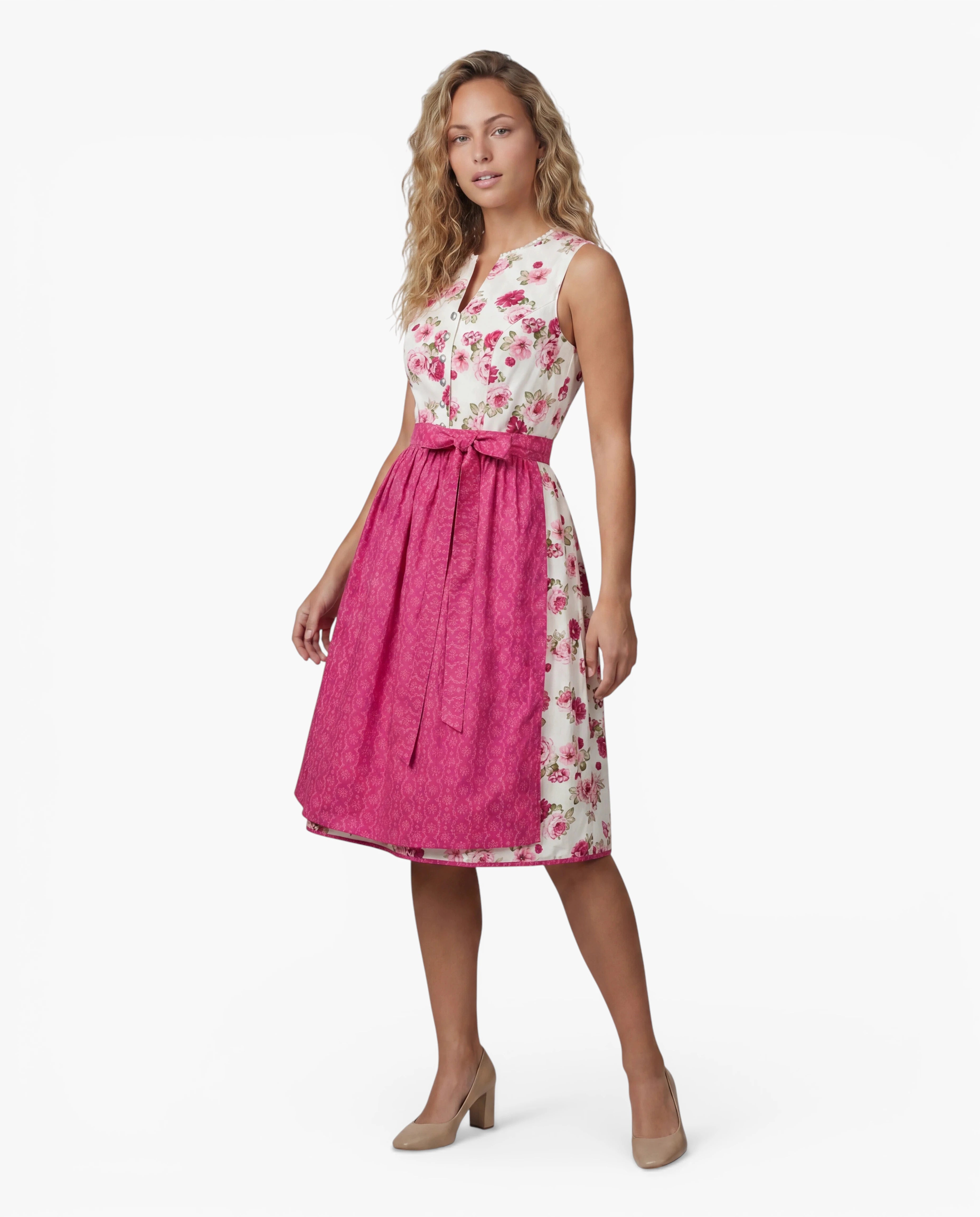 Model trägt  Dirndl Astrid mit pinker Schürze