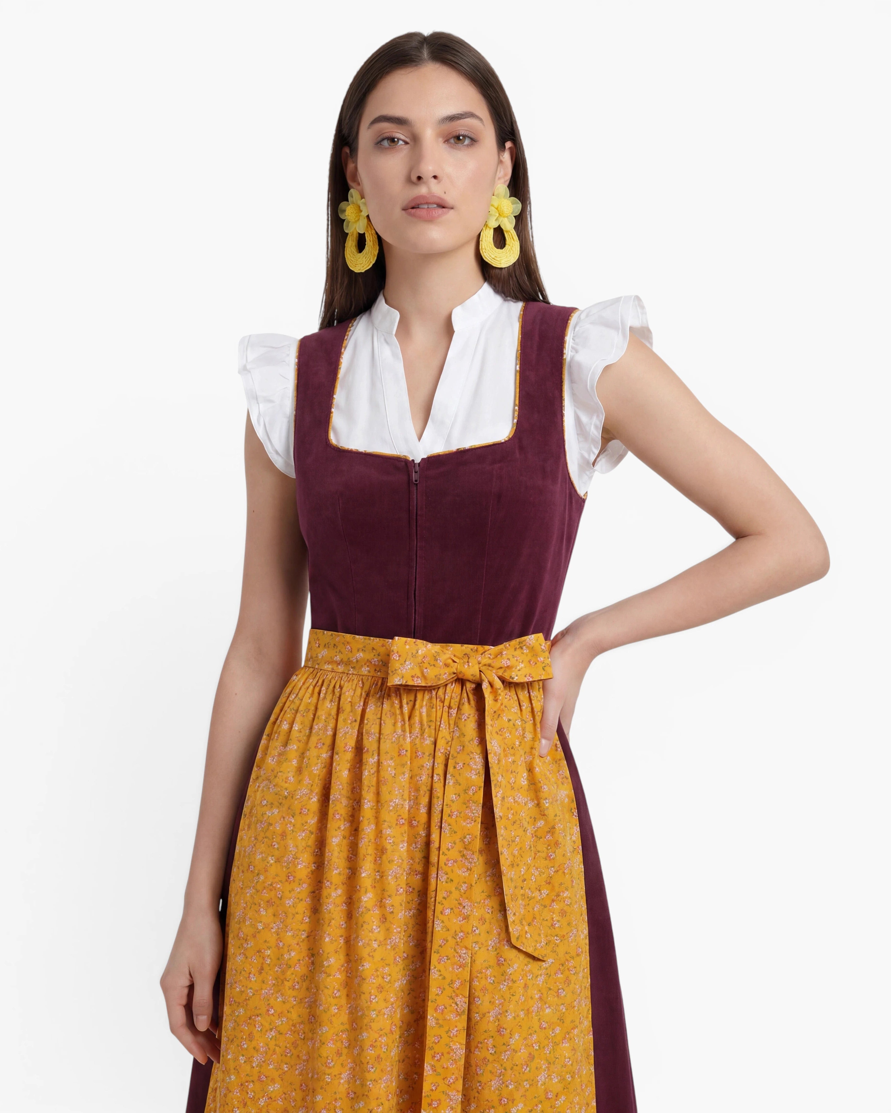 Dirndl Bridget Detailansicht getragen
