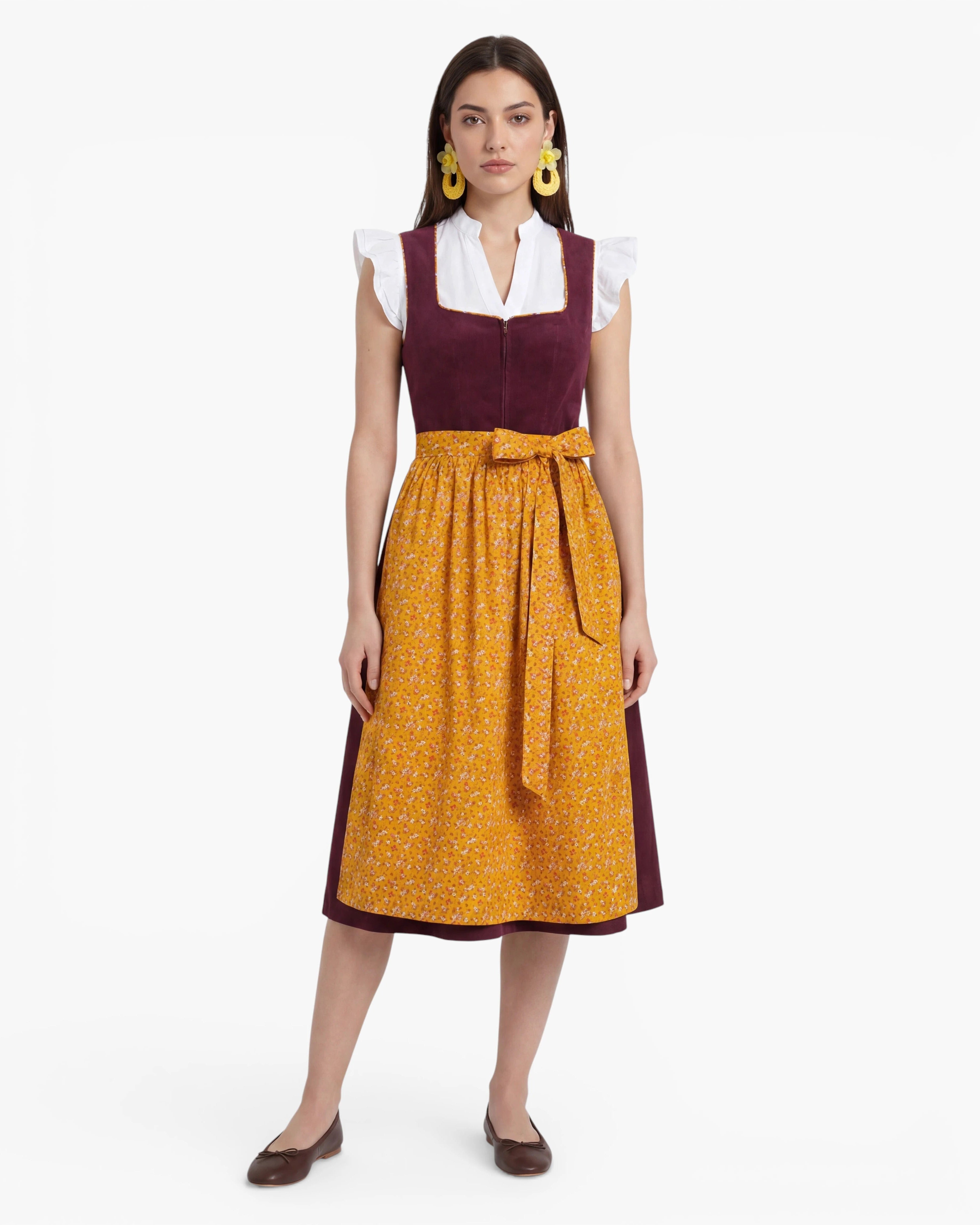 Dirndl Bridget getragen von Model Vorderansicht