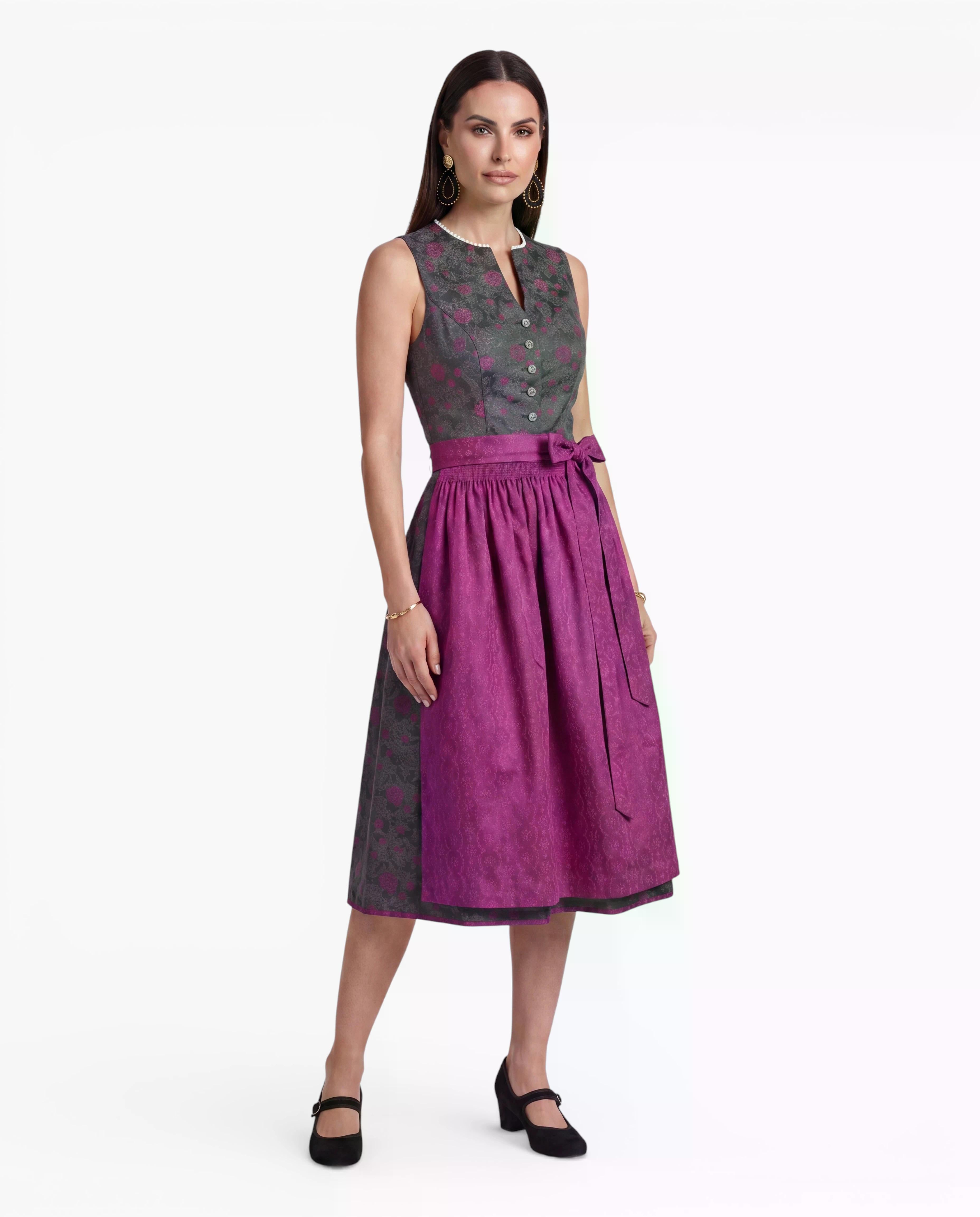 Dirndl Nadja am Model Seitenansicht