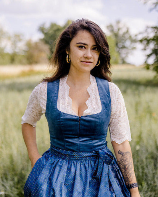 Dirndlbluse Beate mit Dirndl