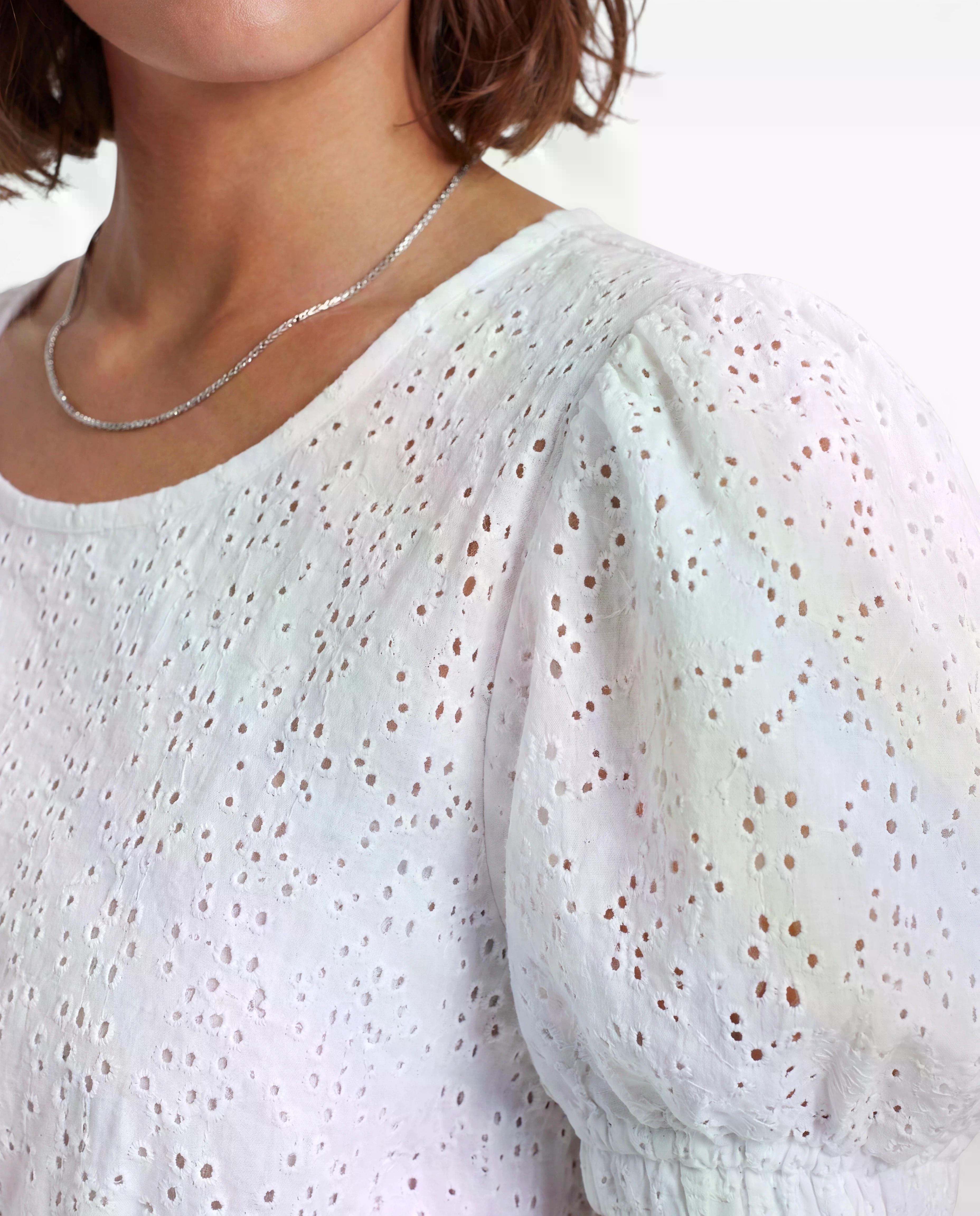 Dirndlblue Sina Detail Stoff