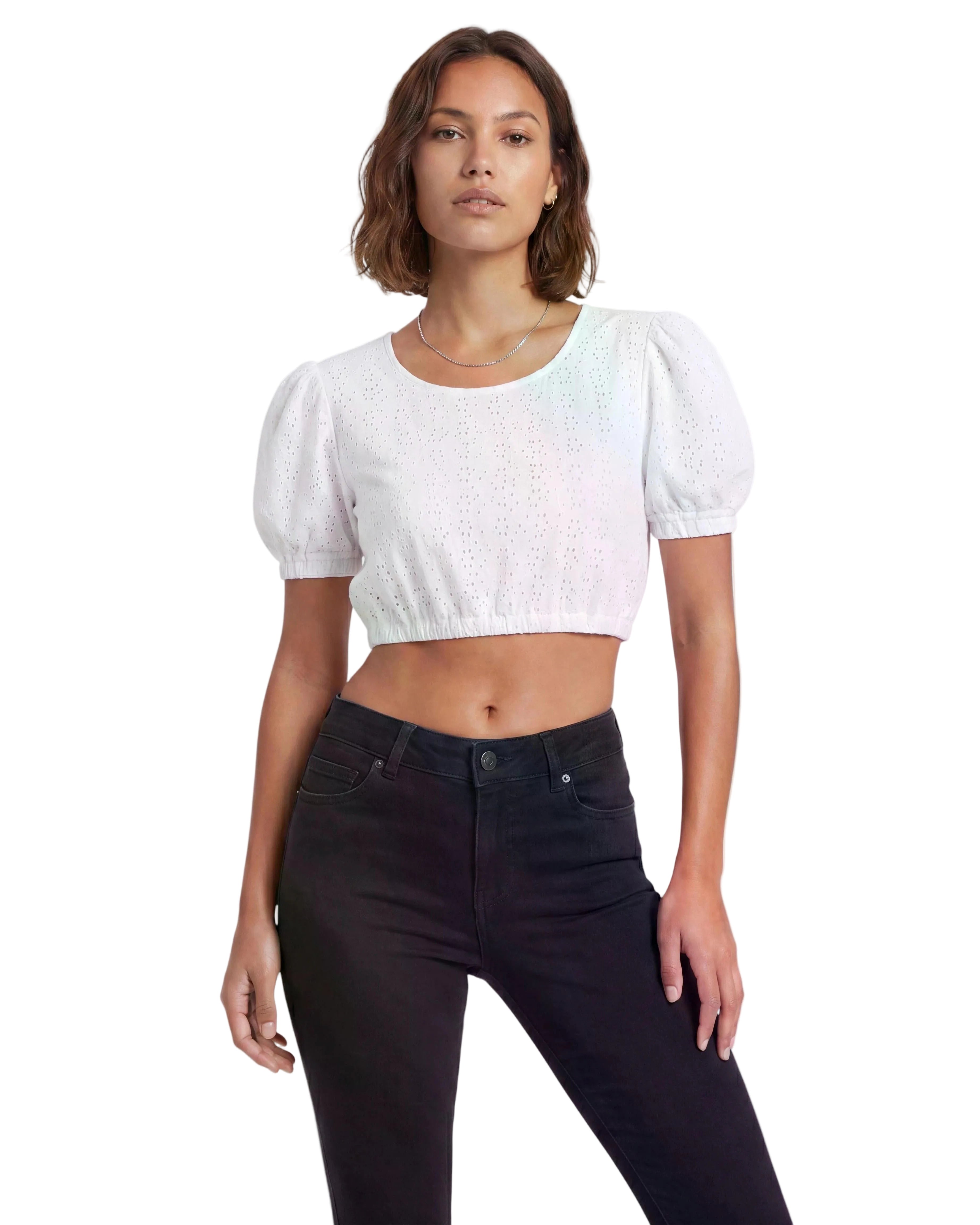 Dirndlbluse Sina am Model getragen