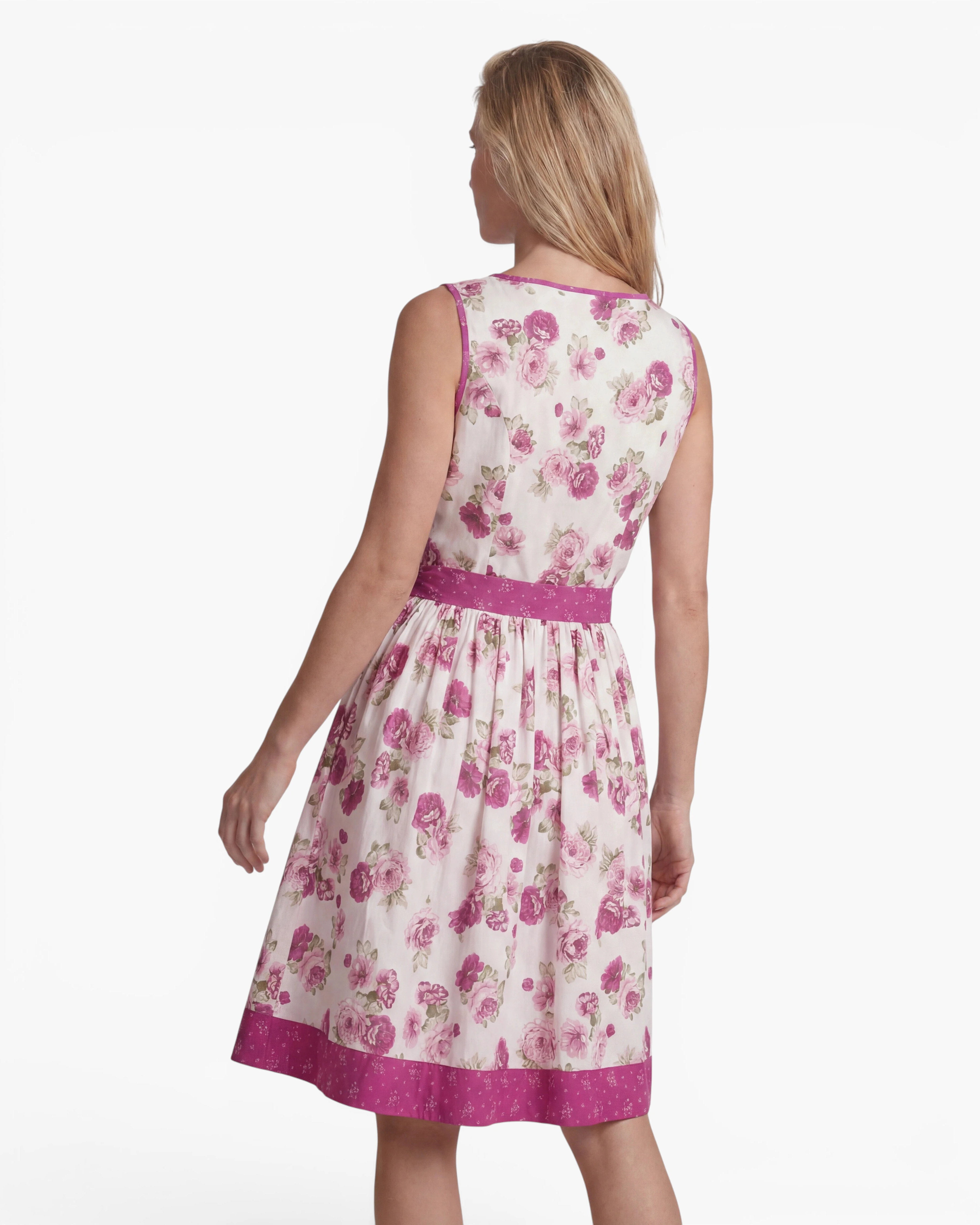 Frau trägt das Sommerkleid Rosita, Rückansicht