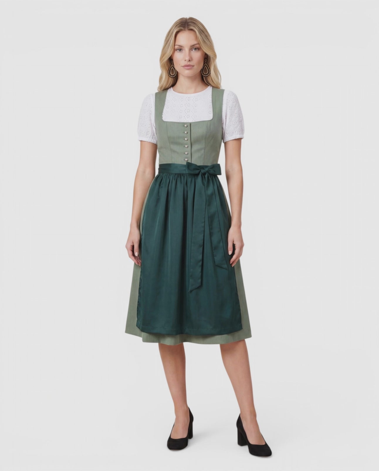 Video von Dirndl Lauren am Model