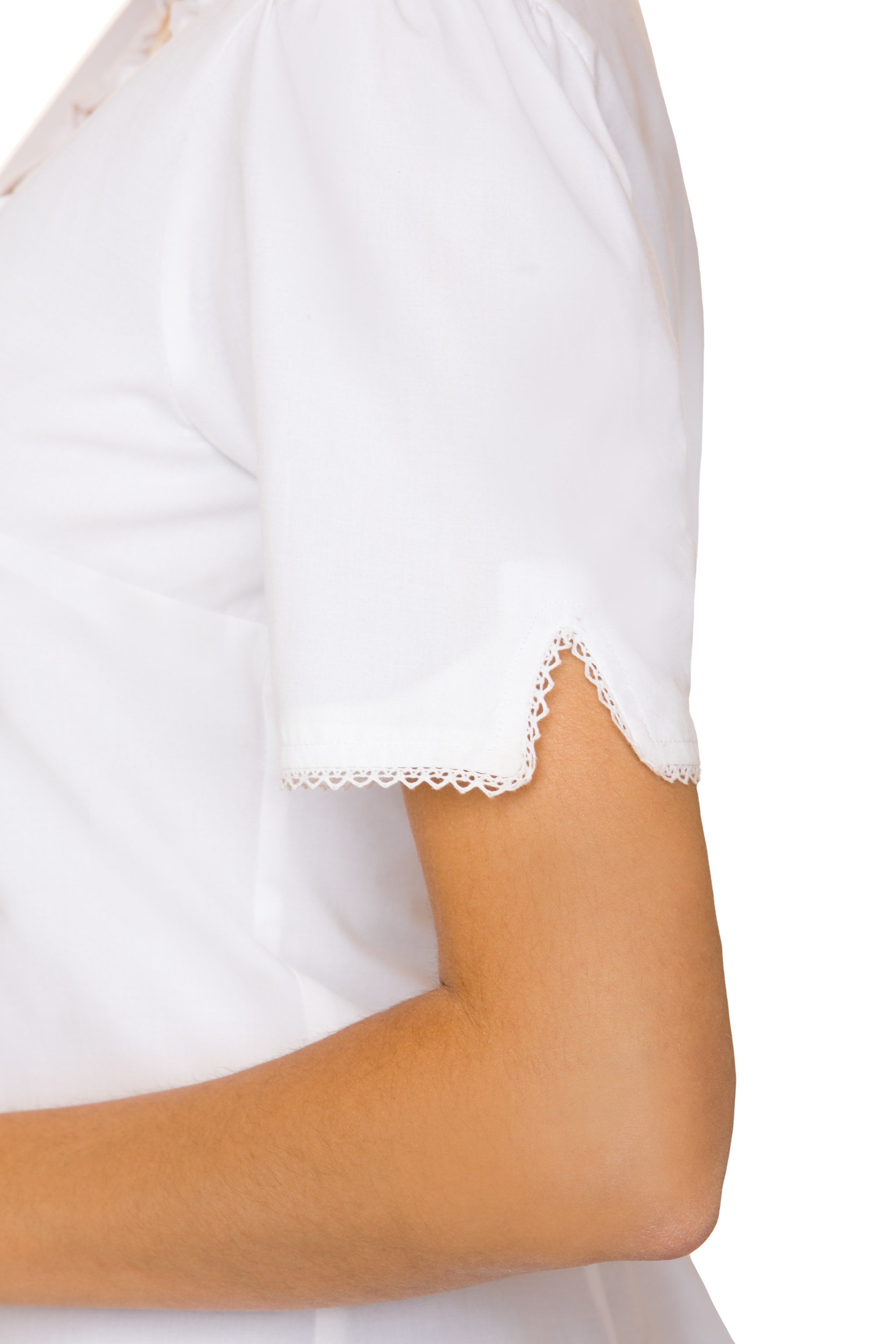 Detailansicht der Trachtenbluse Clarissa