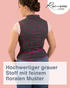 Frau trägt das Trachtenmieder Kassandra, Rückansicht